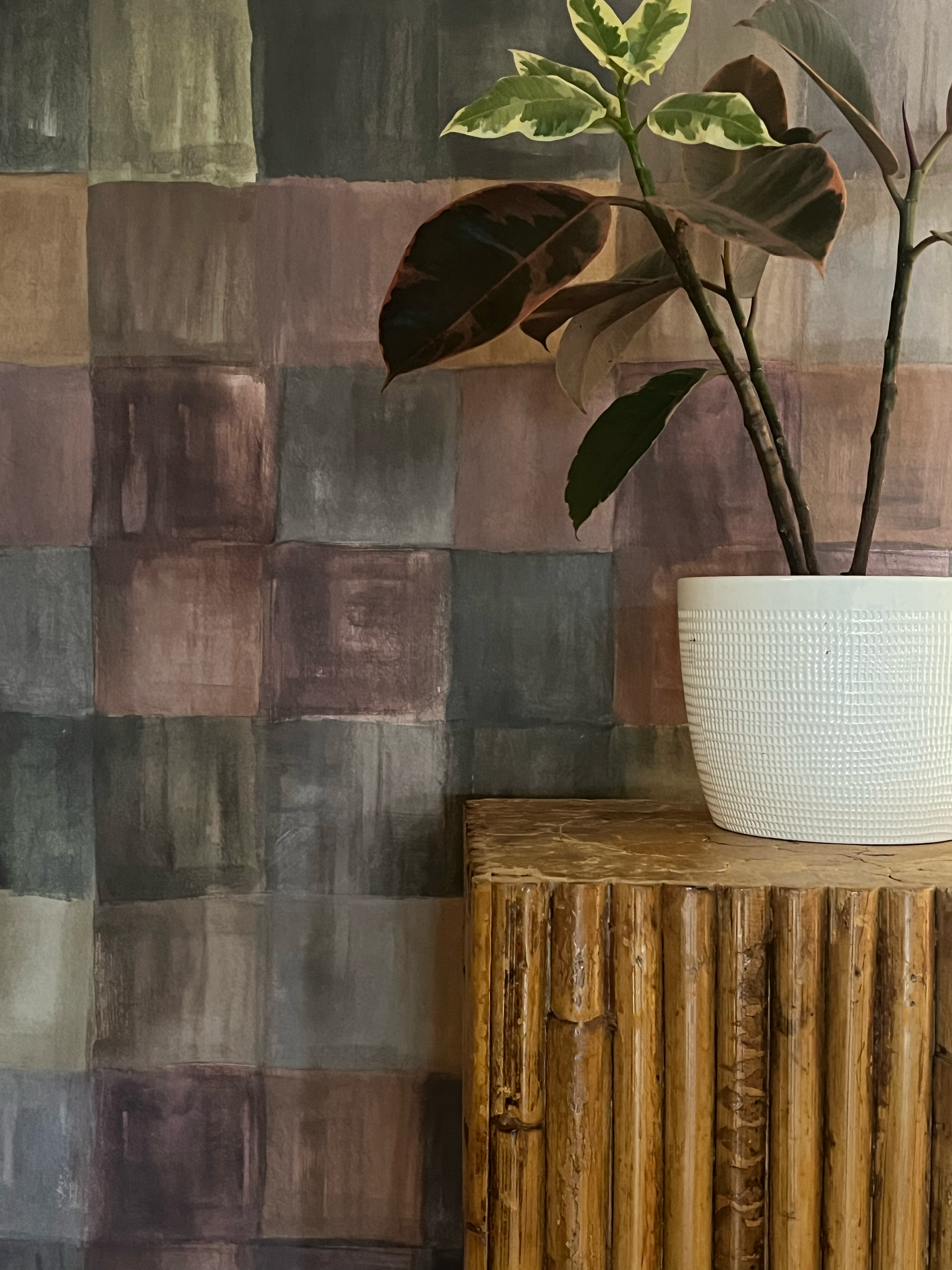 Eco-friendly non-woven fibre wallpaper with tonal check pattern