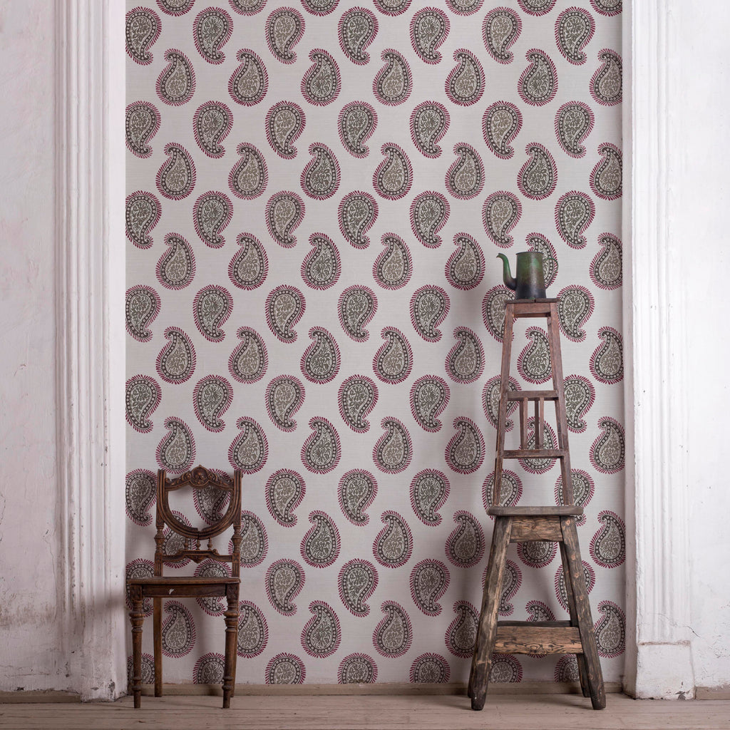 Artistic paisley wallcovering with organic texture and painterly detail