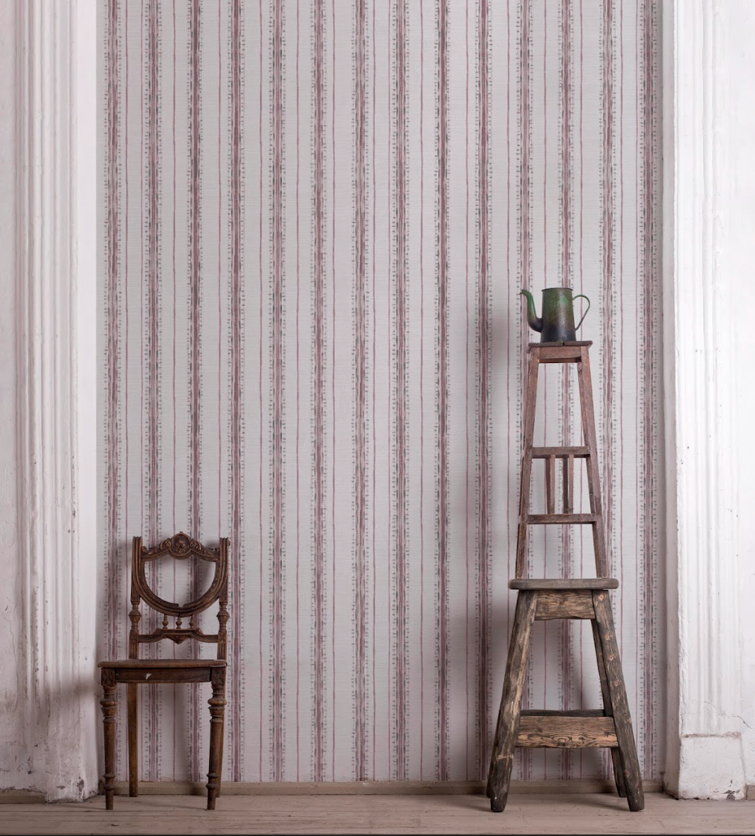 Canavese Stripe Wallpaper, Doll